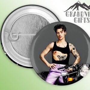 Harry Styles 1.5&quot; pinback button, Harry on a motorcycle