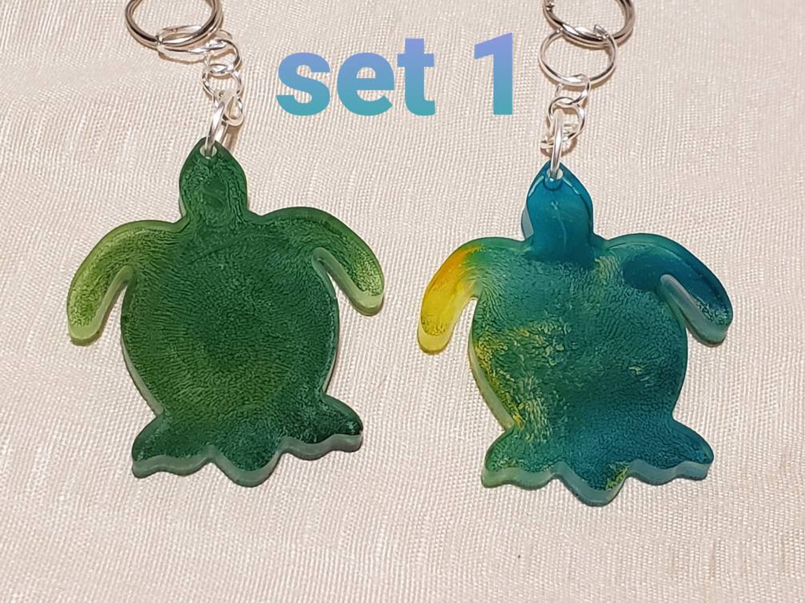 Beautiful epoxy resin turtle keychain sets. Each set with one Etsy
