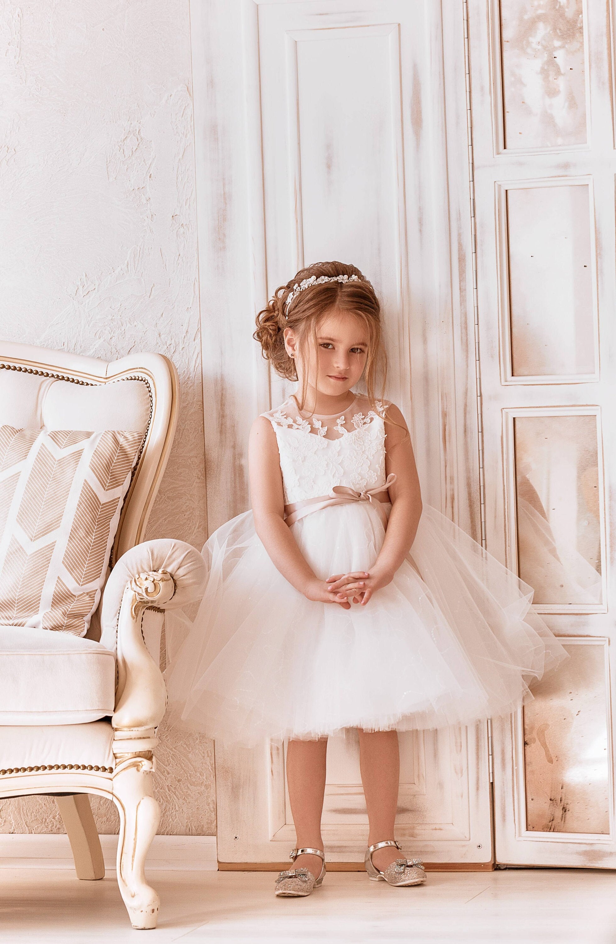 Ivory Color V-Necked Kids Flower Girls Wedding Party Dress - China Kids  Girls Clothing and Tulle Dress price