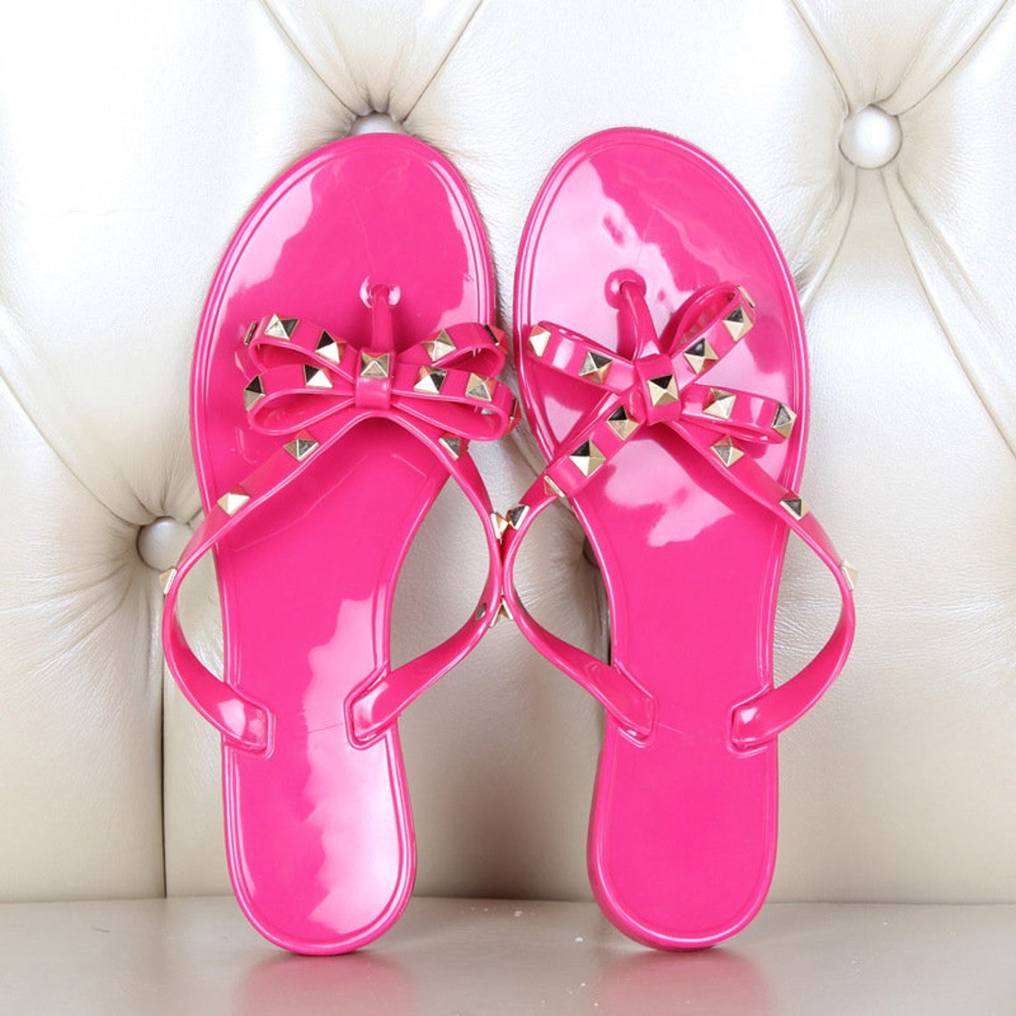studded bow jelly sandals