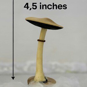 Prezent dla miłośnika grzybów psilocybinowych Figurka z magicznymi grzybami przebudzenia Złote nauczycielki Wiszące ozdoby z magicznymi grzybami Figurka z grzybami psylocybinowymi Magic figurine
