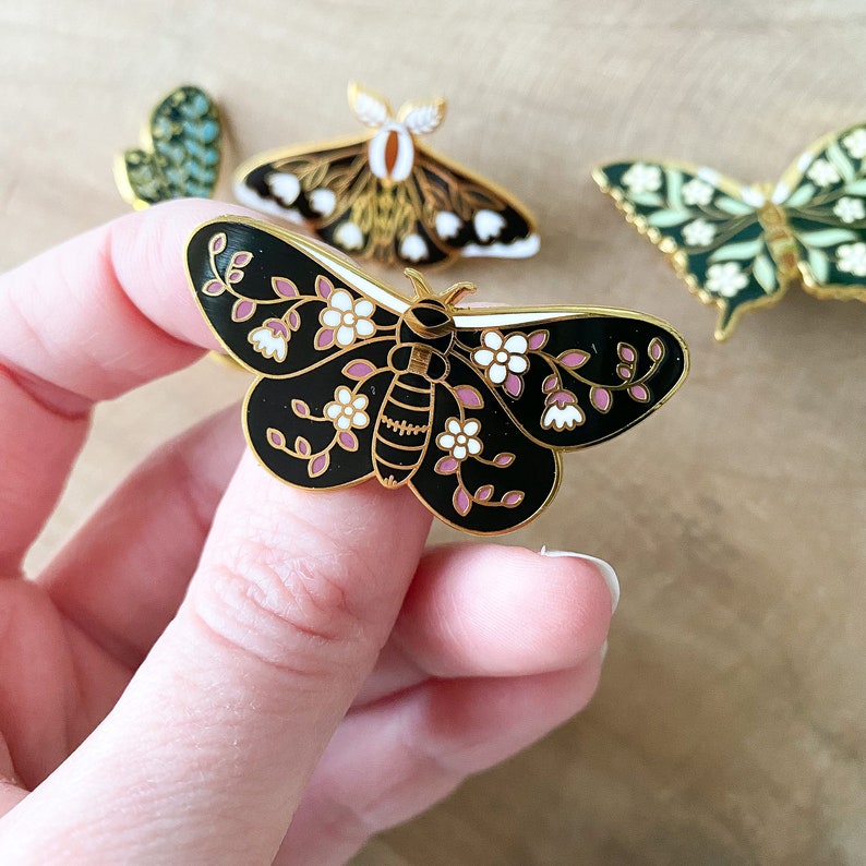 Schmetterling Pins als Anstecker in gold Buttons Motte Brosche Variante 4