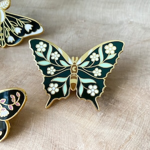 Schmetterling Pins als Anstecker in gold Buttons Motte Brosche Variante 3