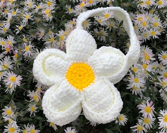 flower shaped crochet bag