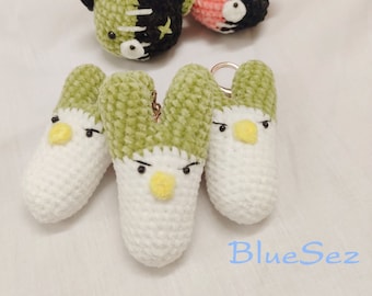 Cute Onion Keychain - Crochet Onion Keychain, Cute Onion Amigurumi, Cute Key Charm, Plush Toy, Handmade Gift