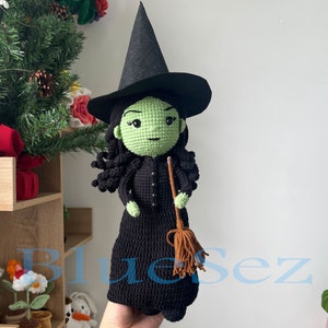 Elphaba from Wicked the musical Doll, Elphaba Amigurumi, The Wicked Witch Elphaba Plush, Wicked Witch of the West, wicked witch crochet doll