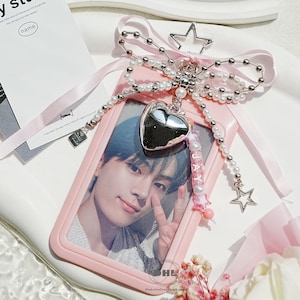 Joli pendentif coeur en argent avec noeud, porte-clés rose personnalisé pour cartes photo, porte-clés avec nom Kpop personnalisé fait main, porte-clés idole, carte d'identité insigne