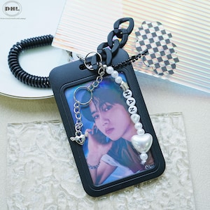 Schwarzer Schachbrett-Anhänger Kartenhalter, ID-Kartenhalter, KPOP Foto-Kartenhalter, kundenspezifischer Name Foto Schlüsselbund, personalisierter Perlen Schlüsselbund