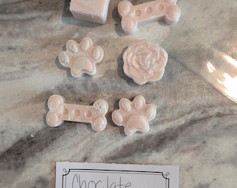 Galletas con chispas de chocolate y cera derretida