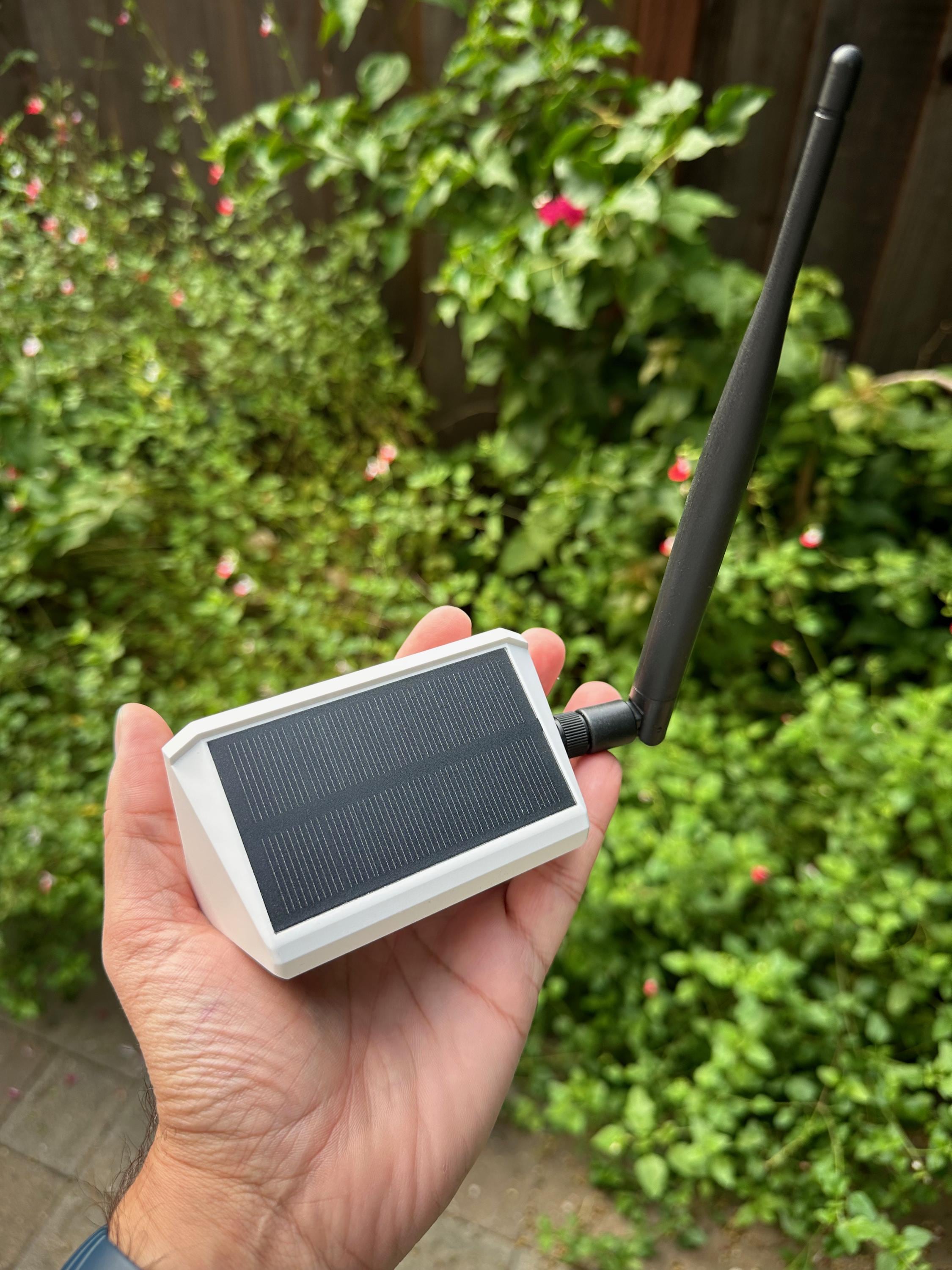 Complete mini solar node / router with Meshtastic LoRa 915Mhz RAK WisBlock