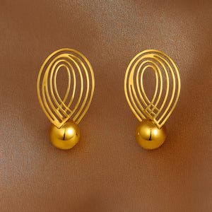 18K Gold Plated Geometric Dangle Earrings: Modern Statement Jewelry