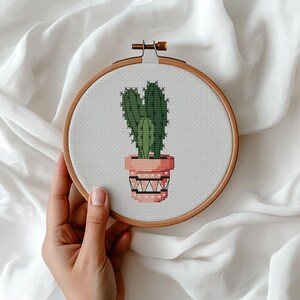 Ricamo a punto croce con cactus, design retrò, cactus in vaso, schema PDF adatto ai principianti (PDF)