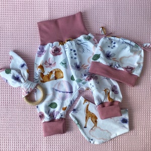 2 tlg Baby Set Rehe aus Pumphose Mütze Tuch Knistergreifling Babyhose Mädchen Neugeborenen Geschenk Set Mädchen Geburt ab Größe 44 bis 104 Bild 1