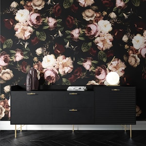 Carta da parati floreale scura con bouquet di fiori neri e grandi peonie, murale vintage staccabile e attaccabile
