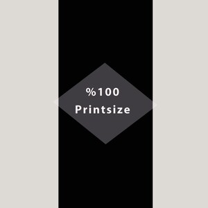 Puede incluir: Un gr&aacute;fico negro en forma de diamante con texto blanco que dice "%100 Printsize".