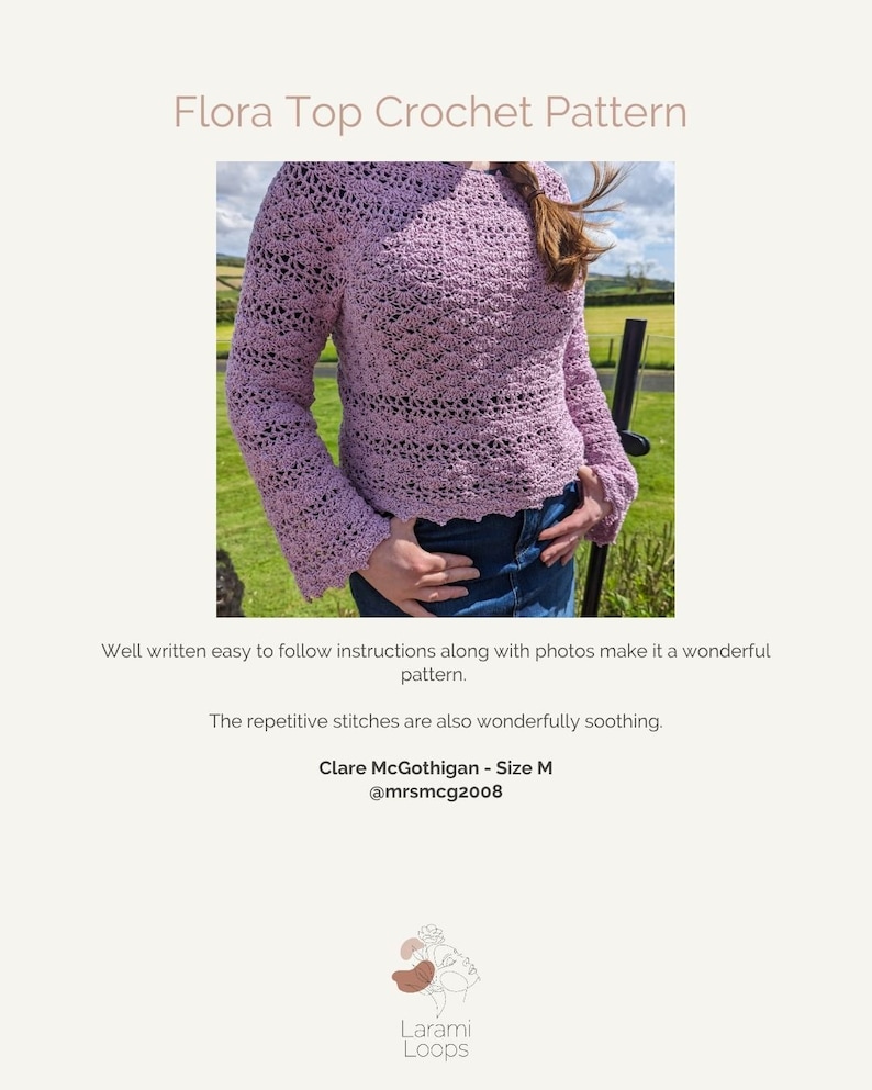 Puede incluir: Un patr&oacute;n de crochet para una blusa de dise&ntilde;o floral. La blusa es de color rosa claro y tiene un corte holgado. El patr&oacute;n est&aacute; escrito por Clare McGothigan y est&aacute; disponible en talla M.