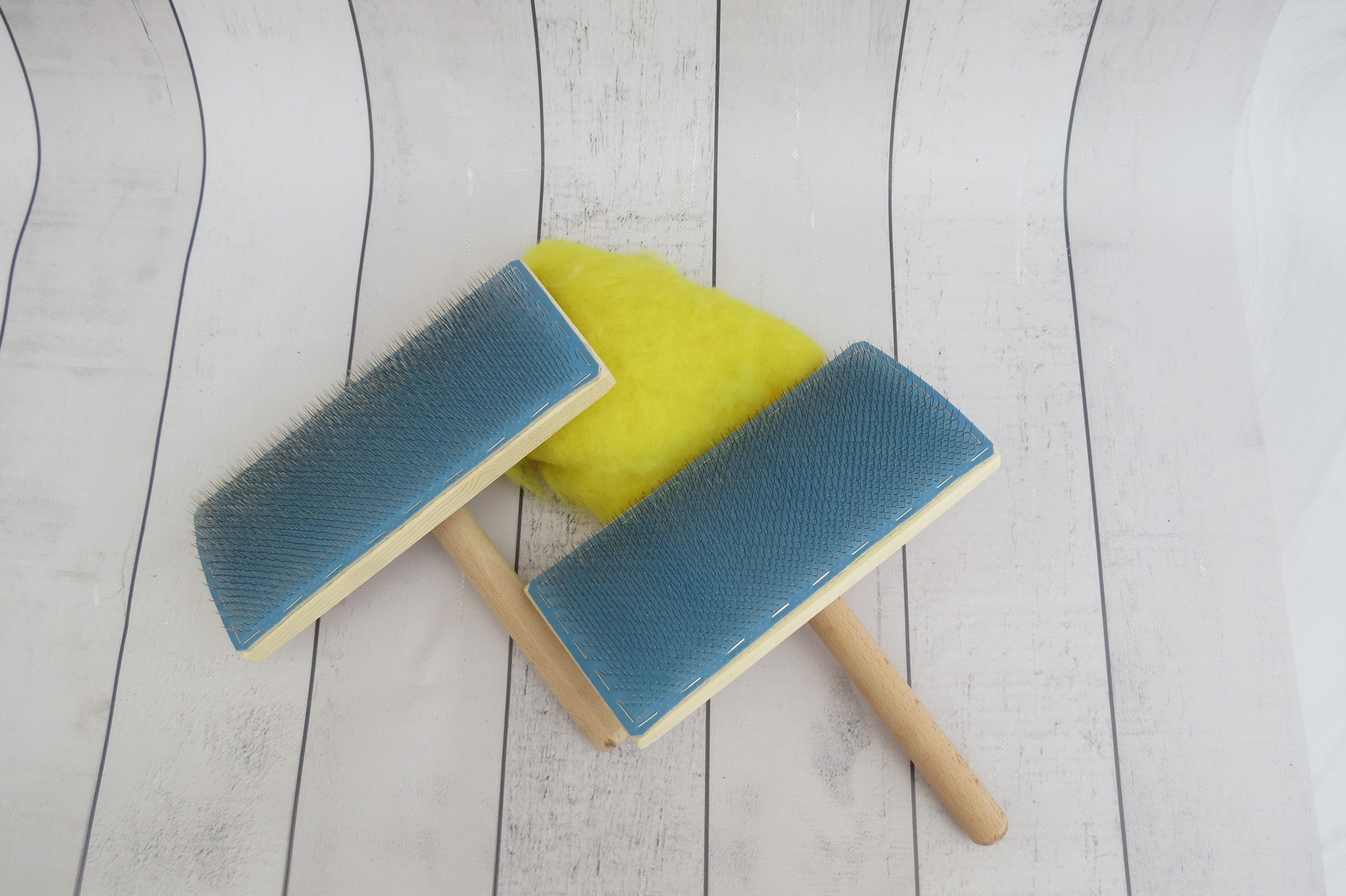 Wooden Carders (2 pcs) Hand Carders for wool carder Felting Kit 72 TPI Strauch brushes for wool ( M&V )