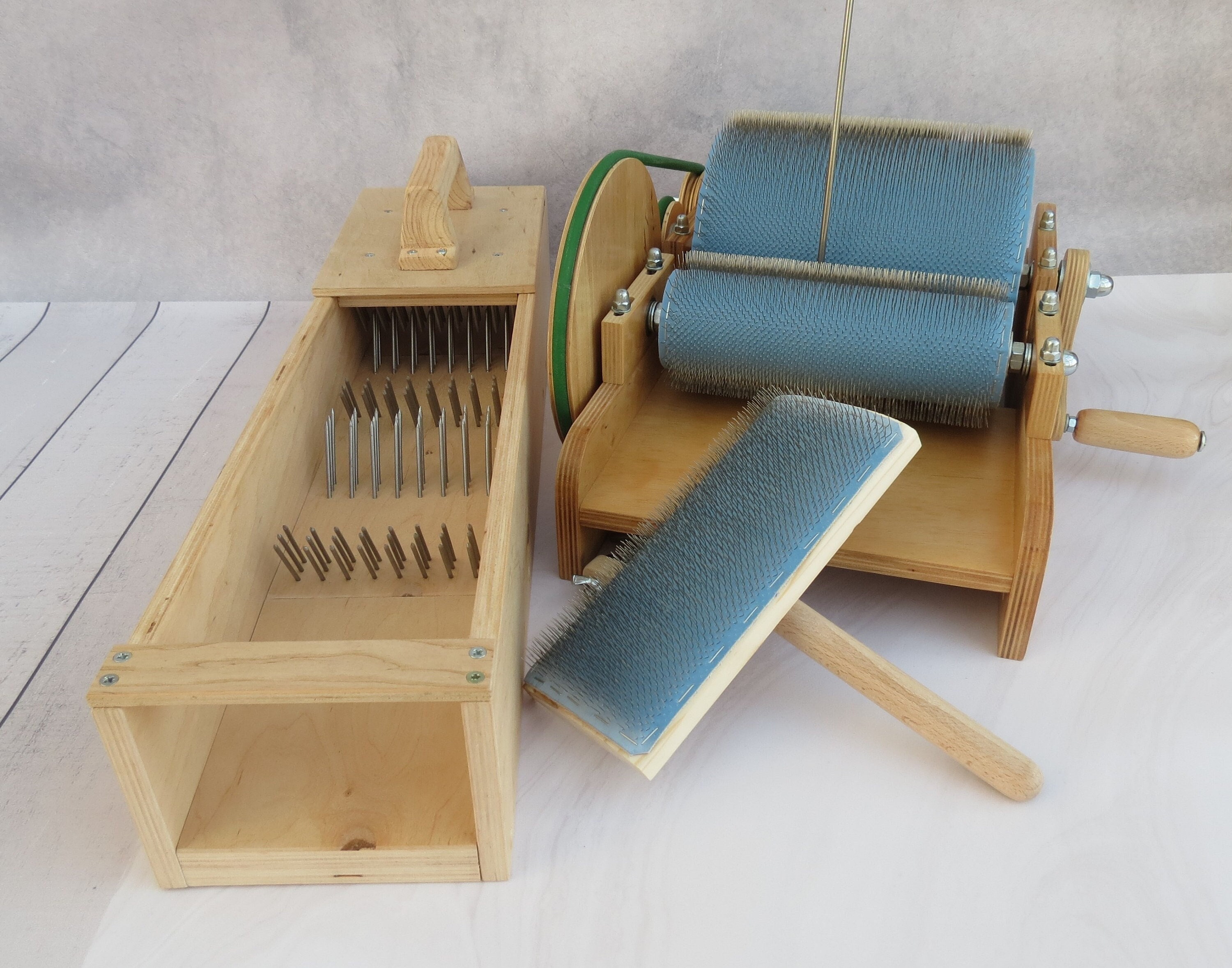 Set: Wooden Drum Carder and Fiber Combing Cardings Blending Board - 72 TPI  ,Wool picker ( M&V )