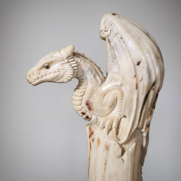Hand Carved Knife Handle – Dragon in Deer Antler