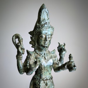 Vishnu statue