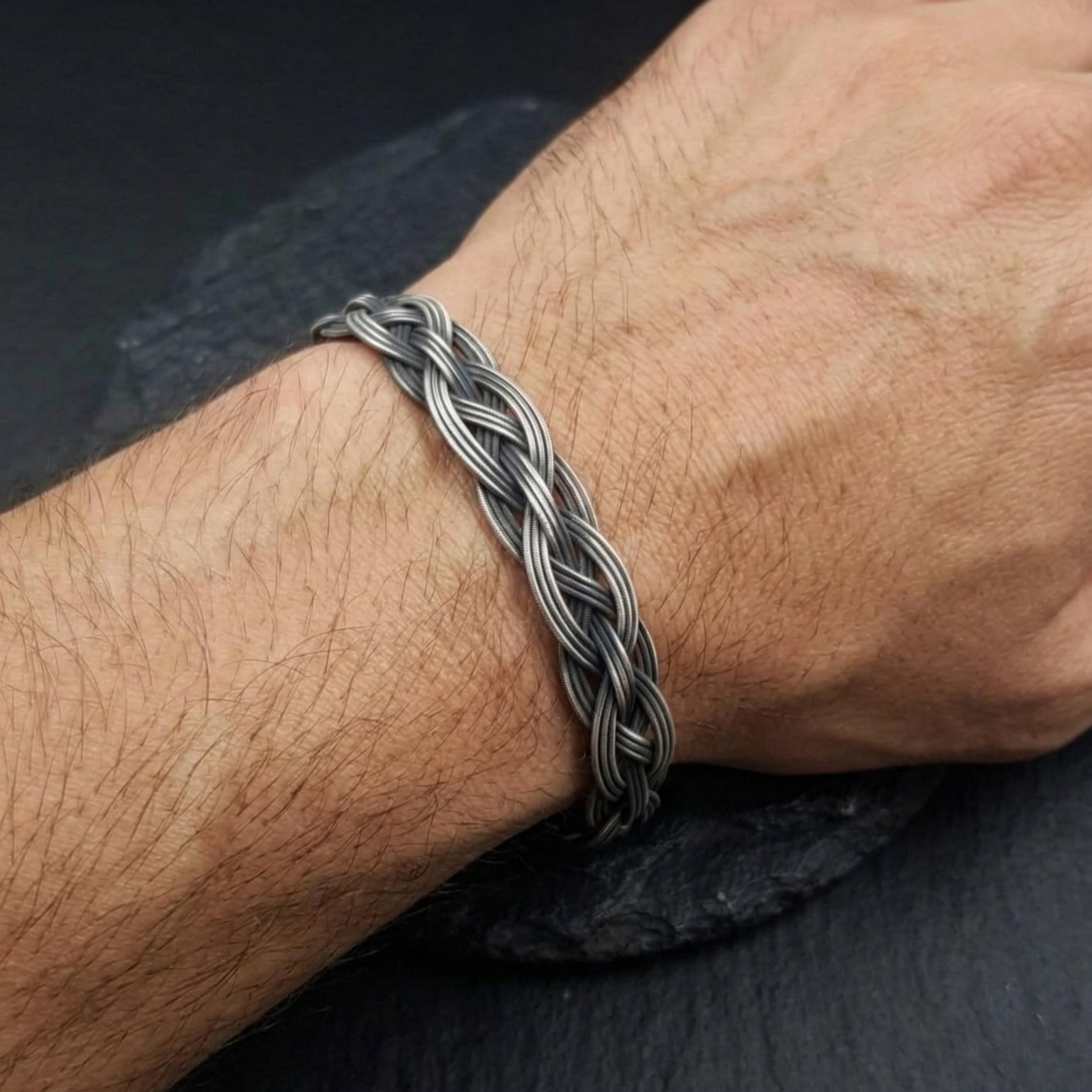 999純銀製編み込みブレスレット（男性用）、カザジエジュエリーの 