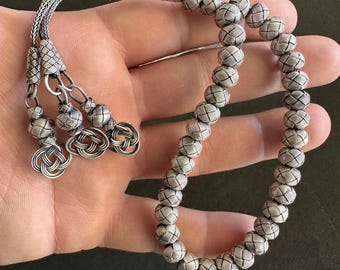 999Kシルバーの祈りのビーズ：タッセル付きの手作りイスラムのタスビ