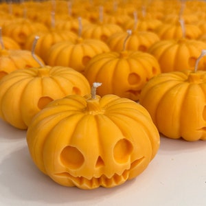 Spicy Pumpkin Scented Halloween Candle for Guests •  Pumpkin Spice Wax Melts for Fall Winter  •  Housewarming Gift, Christmas, Bulk