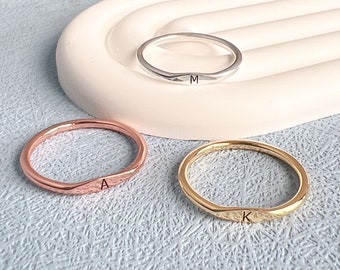 Gepersonaliseerde stapelring • Stapelbare ring • Eerste ring • Zilveren ring • Minimalistische ring