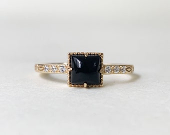 Vintage Black Onyx Engagement Ring, Cushion Cut Agate Gems, Square Black Gemstone, Dainty Promise Ring, Gold Unique Boho Statement Rings