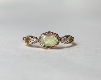 Vintage Gold Opal Engagement Ring Three Stone Promise Ring Natural Fire Opal Oval October Birthstone Rings for Women