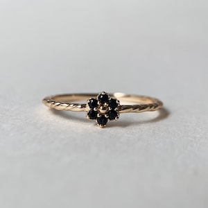 Dainty Black Onyx Ring,Daisy Flower Ring,Gold Plated Ring,Sterling Silver Stacking Rings,Minimalist Everyday Twist Ring Gift for her