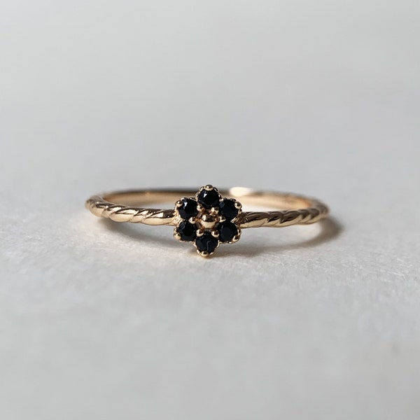Dainty Black Onyx Ring,Daisy Flower Ring,Gold Plated Ring,Sterling Silver Stacking Rings,Minimalist Everyday Twist Ring Gift for her