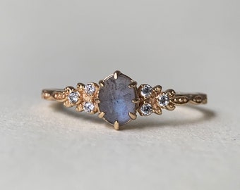 Bague iolite dorée, bague labradorite bleue délicate, bijoux nature uniques, bague de mariage vintage Art déco, cadeau d'anniversaire pour elle