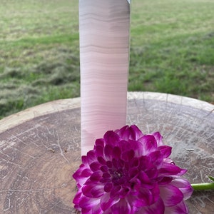 Mangano calcite obelisk