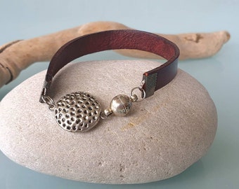 Bracelet leather with magnetic clasp, leather bracelet, bracelet for woman, gift for her, mother's day,