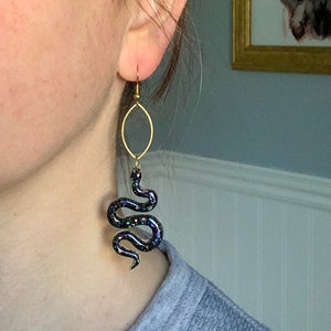 Ellipses Snake Earrings