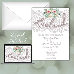Könnte beinhalten: Digitale Hochzeitskarte zum Herunterladen mit floralem Design und dem Namen "Leeland" in Schreibschrift. Die Einladung enthält die Namen des Paares, das Datum, die Uhrzeit und den Ort der Hochzeit. Ein Umschlag und ein Laptop mit der Einladung sind ebenfalls abgebildet.