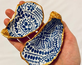 Blue Dot Oyster Ring Dish