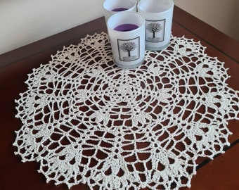 Round vintage style crochet doily runner