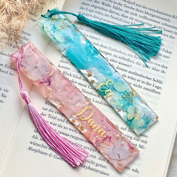 Resin bookmark with real flowers, personalized with name, birthday, wedding