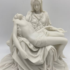 Pieta by Michelangelo Mother Mary Holding Jesus Pieta Sculpture Pieta Statue Resin At home Christmas decorations Mother Day Gift White
