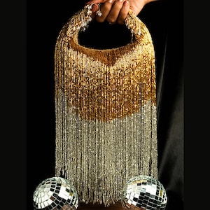 Bolso de mano dorado claro bordado a mano hecho a mano. Hecho a pedido.