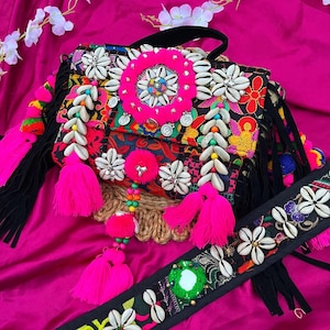 Bolso hecho a mano con espejo estilo boho banjara bordado a mano