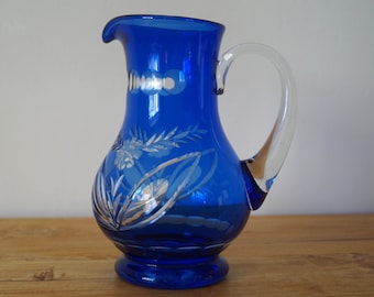 Großer Glaskrug Bleikristall Glaskanne blaues Überfangglas Henkelkrug Glasschliff Saftkrug 70er Wasserkrug Glaskaraffe vintage Wasserkaraffe