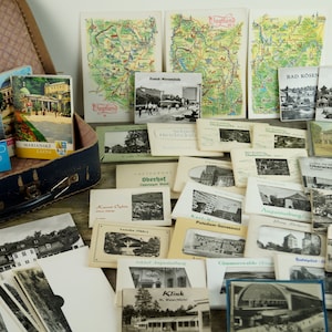 Kleiner Reisekoffer mit Postkartenheftchen, Echtfotos aus den 1950er - 1970er Jahren DDR, Souvenir vintage Ansichtskarten alte Fotografien