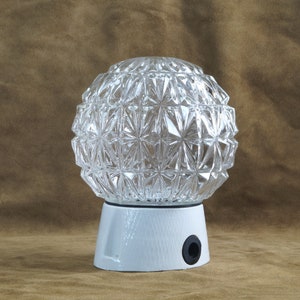 Kugellampe Wandlampe Deckenlampe mit Porzellansockel Flurleuchte Außenlampe Hoflampe Treppenhausleuchte Kellerlampe Leuchte für Vorratsraum