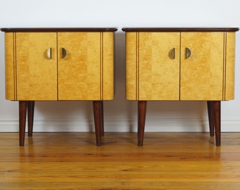 Zwei kleine Mid Century Nachtschränkchen Sideboard 60er Jahre Kommode Nachttisch mit zwei Türen & Regalboden Phonomöbel Beistelltische