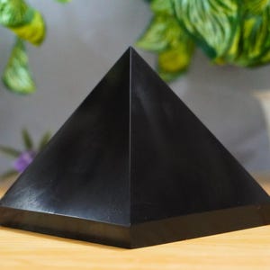 Black Tourmaline Pyramid: Natural Crystal Healing Stone (90MM, 733 grams)