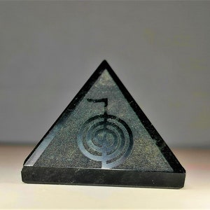 Black Obsidian Pyramid Fascinating | 45-MM | Black Obsidian Stone Minerals For Crystal Healing Metaphysical, Meditation Vibration Pyramid