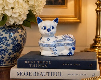 Vintage Blue White Porcelain Cat Trinket Box | Chinoiserie Style Decorative Keepsake Box | Cat Lover Gift | Cottage & Grandmillennial Decor